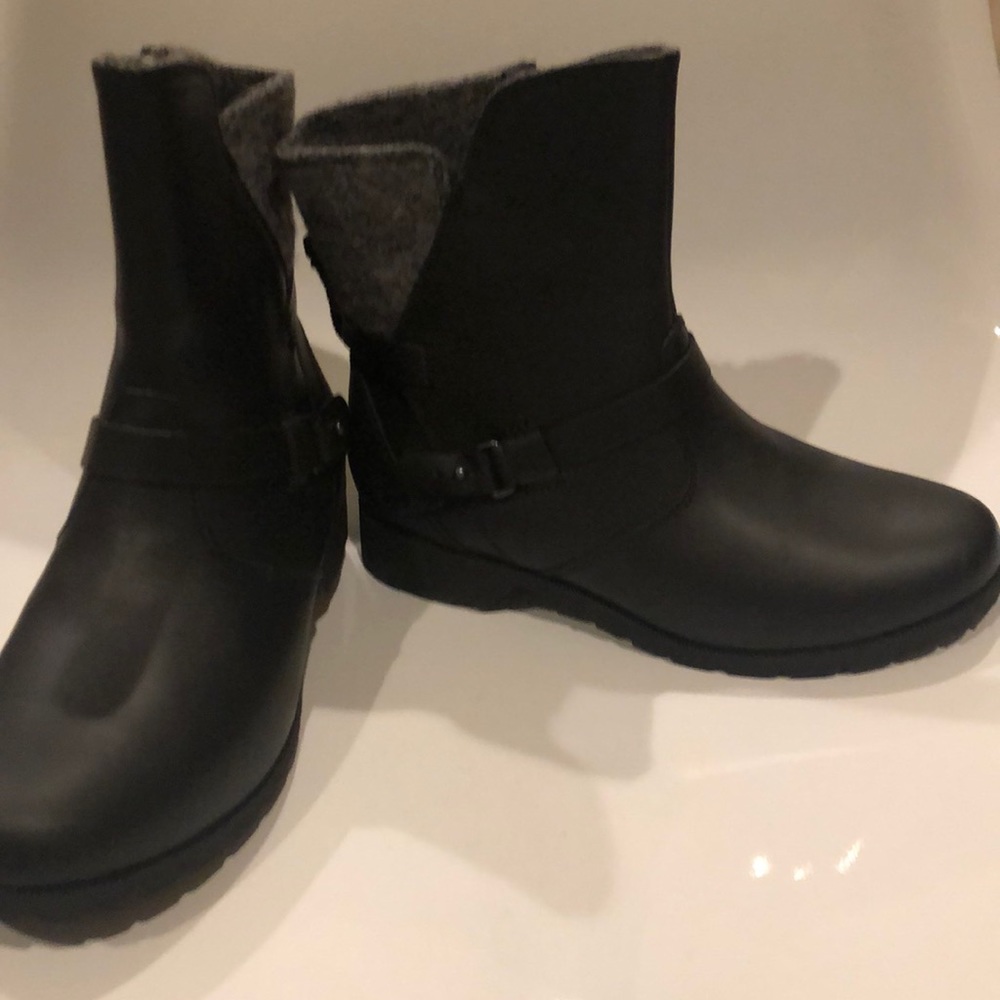 Teva Black Boots